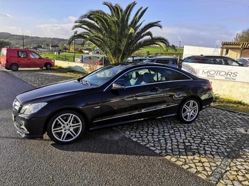 Preto Usado 2009 Mercedes E350 Coupé | € 16.999 - Imagem 1/4