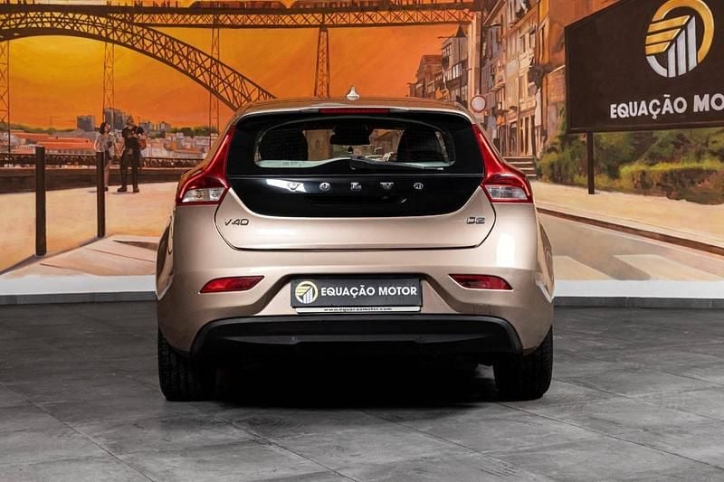 Usado Volvo V40 Kinetic 115 HP (84 kW) 2013 Outro Carrinha