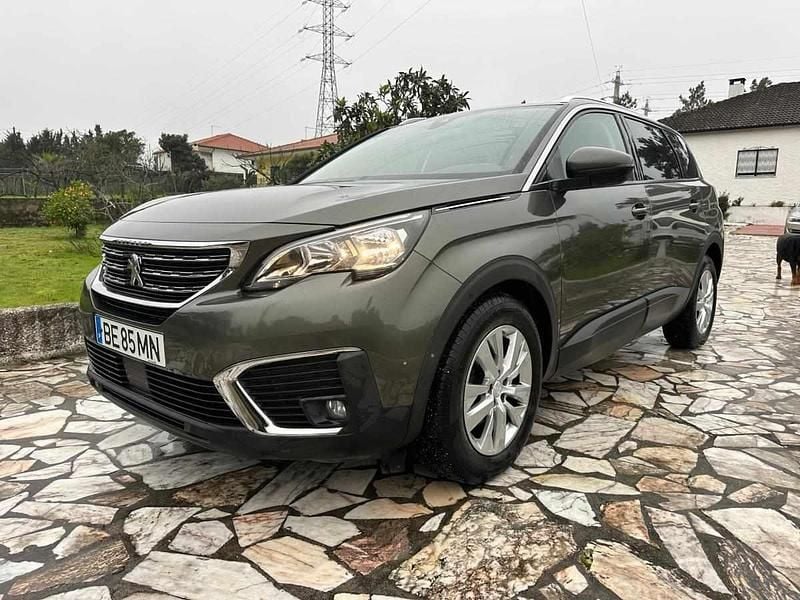 Usado Peugeot 5008 131 HP (96 kW) 2020 Cinzento SUV