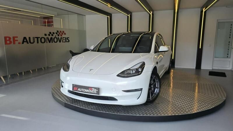 Branco Usado 2021 Tesla Model 3 Long Range AWD Sedan | € 34.900 (Preço elevado) - Imagem 1/4