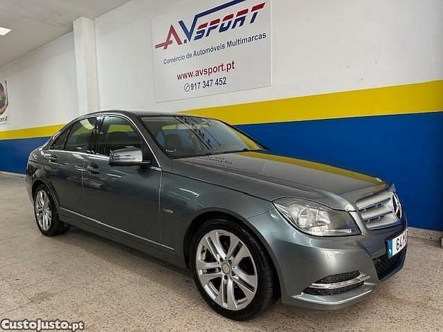 Cinza Usado 2011 Mercedes C180 Avantgarde Sedan | € 13.500 (Preço justo) - Imagem 1/1