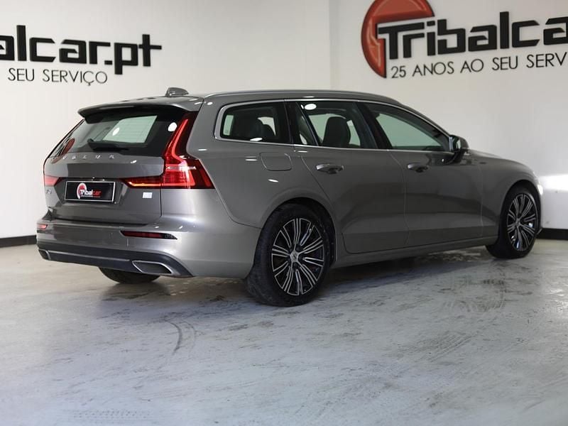 Usado Volvo V60 340 HP (250 kW) 2021 Outra Carrinha