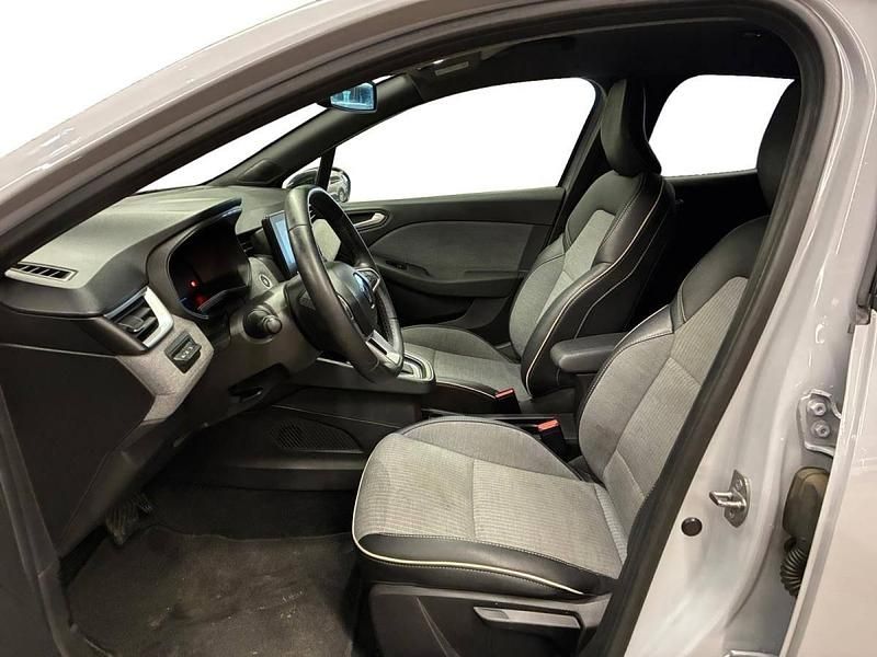 Usado Renault Clio V Techno 145 HP (106 kW) 2024 Cinza