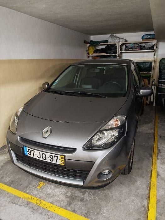 Usado 2010 Renault Clio II Sedan | € 6.000 (Preço justo) - Imagem 1/4