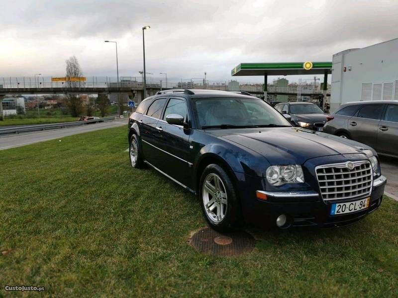 Vendido Chrysler 300C 3.0 V6 CRD - Carros usados para venda