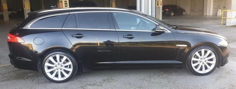 Usado Jaguar XF Sportbrake Premium Luxury 200 HP (147 kW) 2015 Preto Carrinha