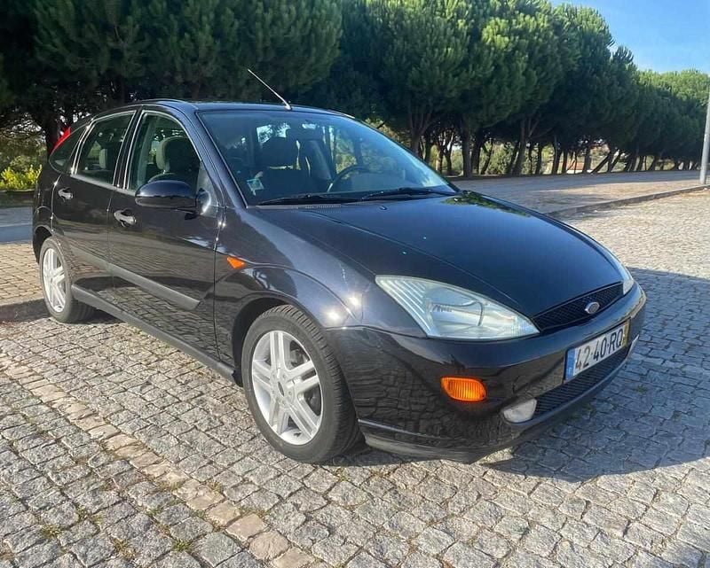 Usado Ford Focus 90 HP (66 kW) 2001 Preto Citadino