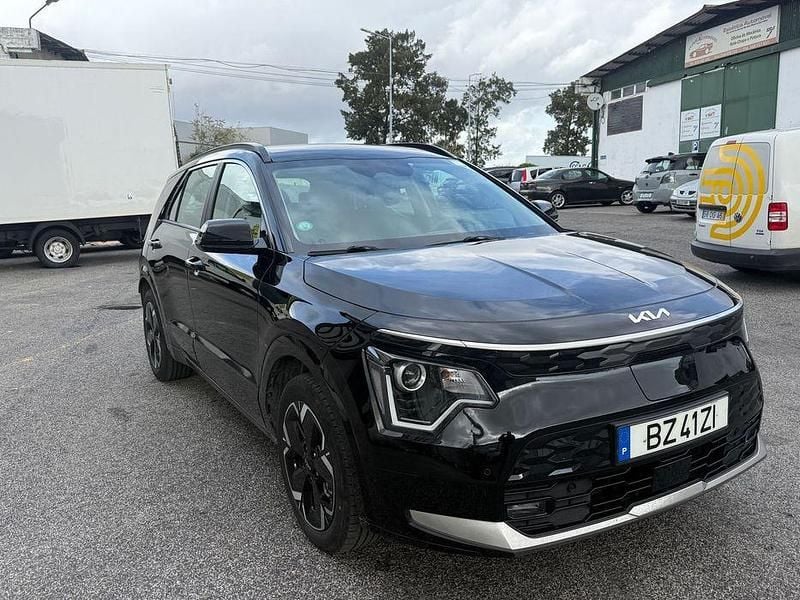 Preto Usado 2022 Kia e-Niro Active SUV | € 24.300 (Bom preço) - Imagem 1/4