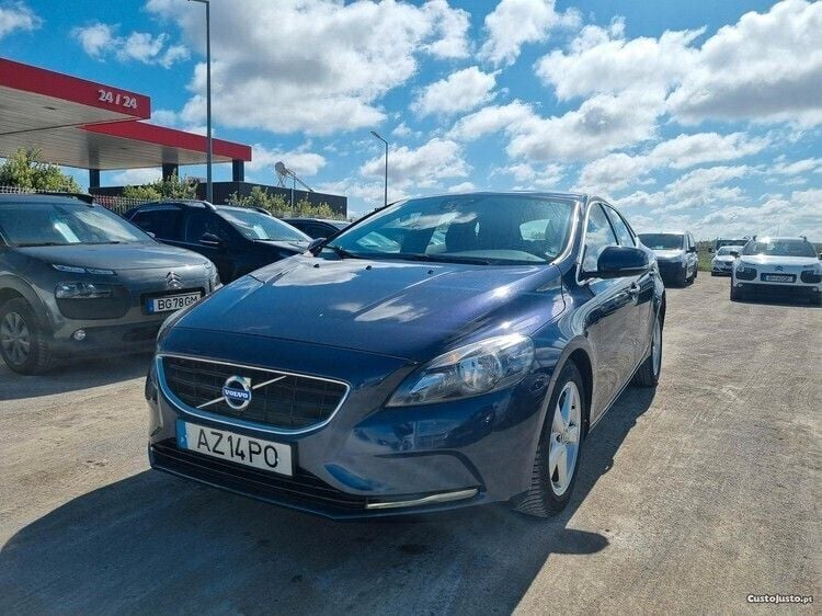 Azul Usado 2014 Volvo V40 Summum Carrinha | € 9.990 (Preço justo) - Imagem 1/1