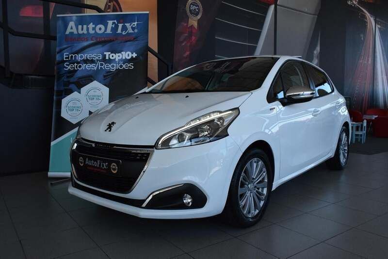 Branco Usado 2019 Peugeot 208 Signature Sky Citadino | € 11.800 (Preço justo) - Imagem 1/4