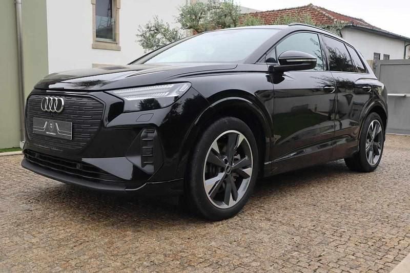 Preto Usado 2022 Audi Q4 e-tron SUV | € 31.990 (Bom preço) - Imagem 1/4