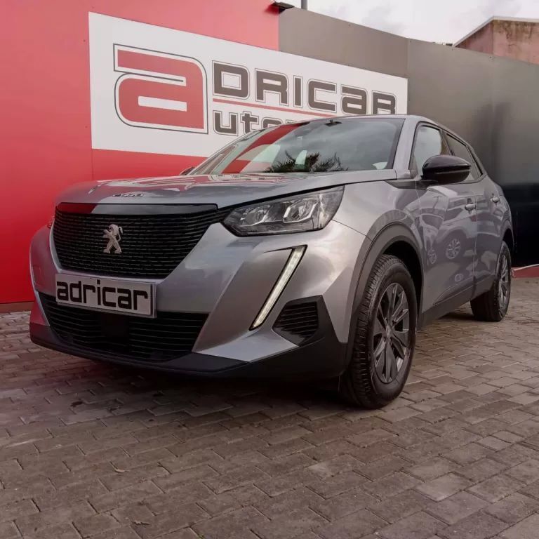 Cinza Usado 2022 Peugeot 2008 Active SUV | € 21.500 (Preço justo) - Imagem 1/4