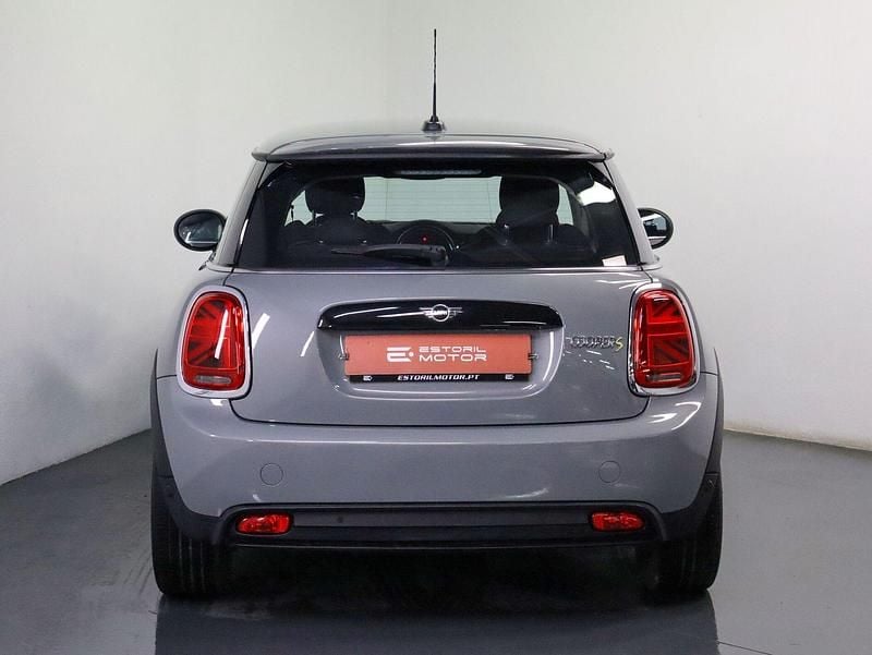 Usado Mini Cooper SE Classic 135 kW (184 HP) 2022 Cinza Citadino