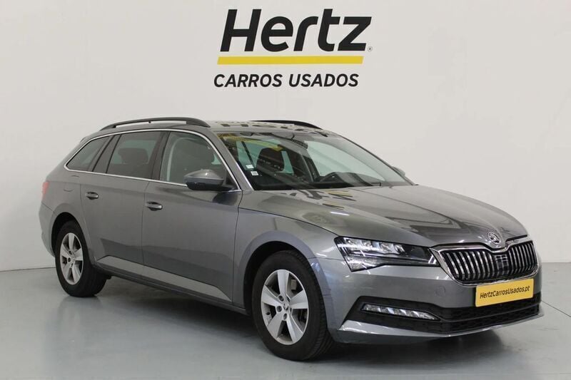 Cinza Usado 2023 Skoda Superb Ambition Sedan | € 31.890 (Preço justo) - Imagem 1/4
