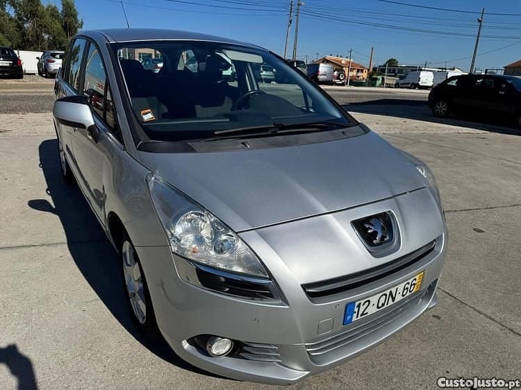Cinza Usado 2015 Peugeot 5008 Access Monovolume | € 7.250 (Super Preço) - Imagem 1/1