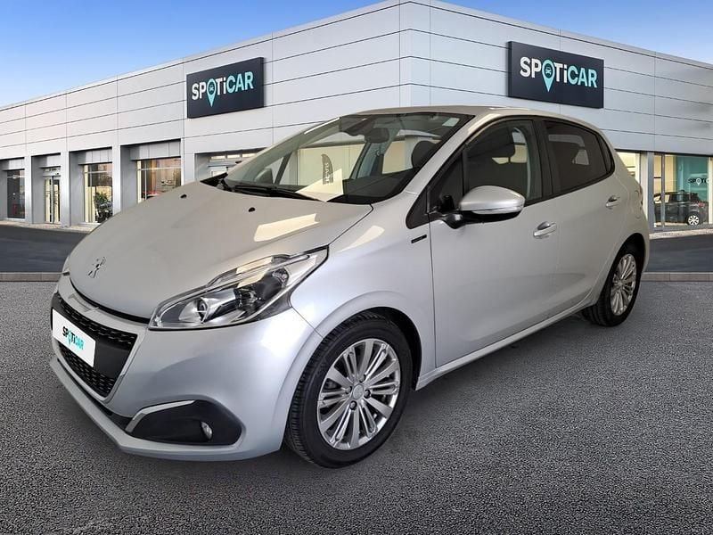Cinzento Usado 2018 Peugeot 208 Signature Sky Citadino | € 13.850 (Preço justo) - Imagem 1/3