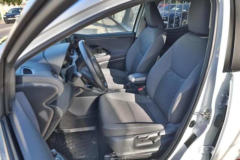 Usado Toyota Yaris Hybrid 115 HP (84 kW) 2024 Branco