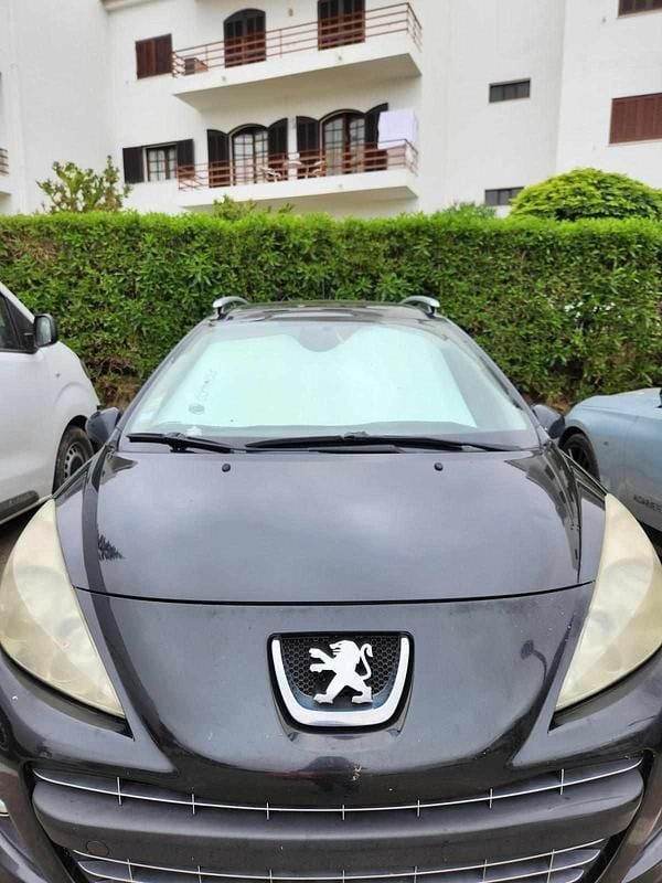 Preto Usado 2011 Peugeot 207 Citadino | € 3.750 (Preço justo) - Imagem 1/4