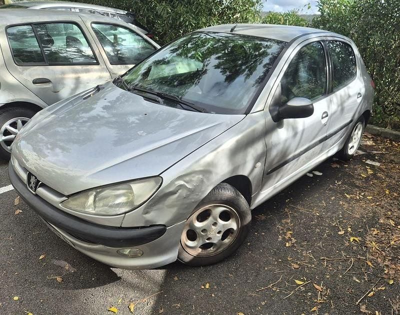 Usado 2001 Peugeot 206 Sedan | € 1.200 (Preço justo) - Imagem 1/4