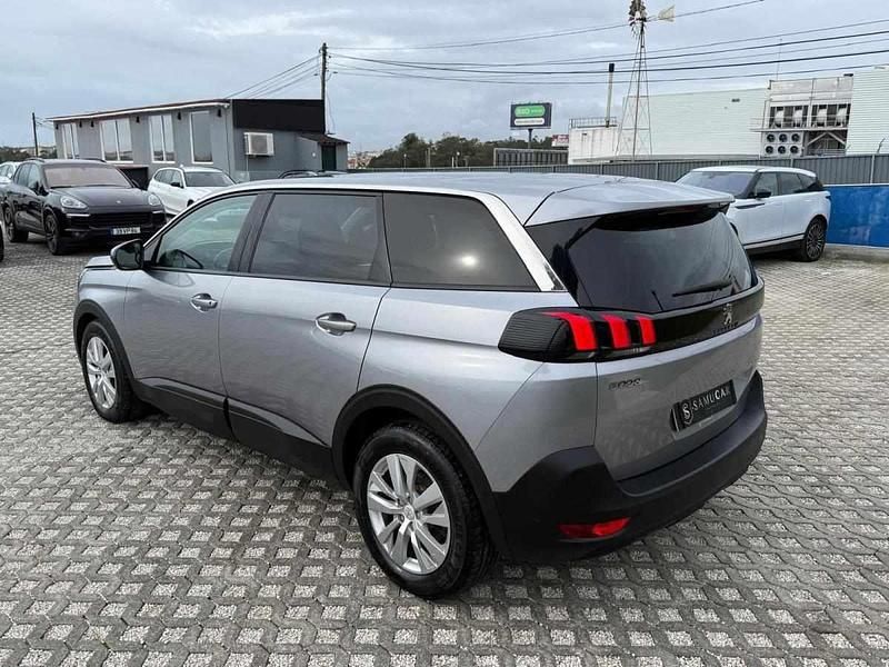 Usado Peugeot 5008 131 HP (96 kW) 2020 Cinzento Citadino