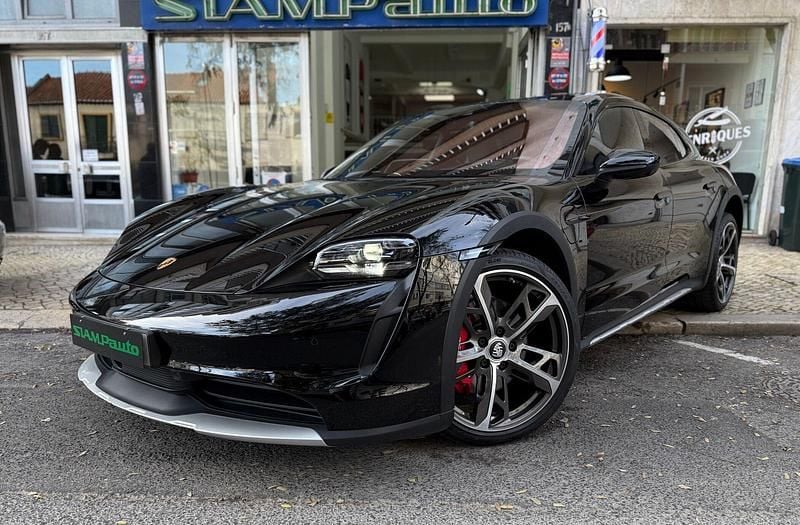 Preto Usado 2022 Porsche Taycan Sedan | € 72.500 (Preço justo) - Imagem 1/4