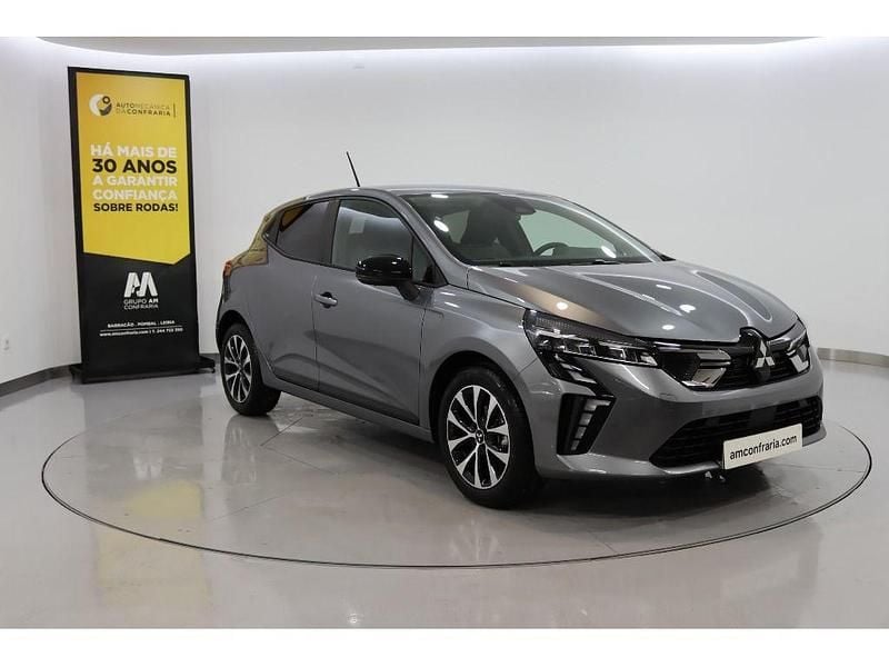 Usado Mitsubishi Colt Invite 90 HP (66 kW) 2024 Cinzento Citadino