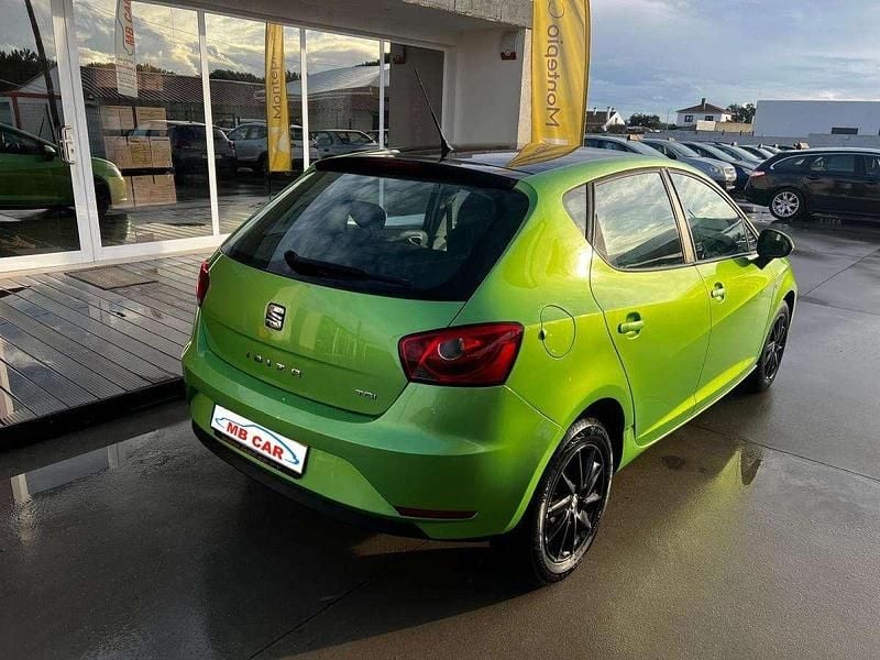 Usado Seat Ibiza 90 HP (66 kW) 2015 Verde
