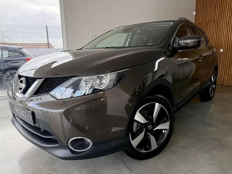 Usado Nissan Qashqai 360º 109 HP (80 kW) 2015 Castanho SUV