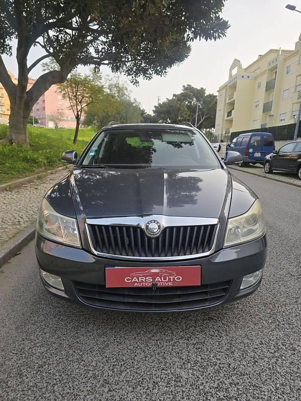 Usado Skoda Octavia SportLine 105 HP (77 kW) 2009 Cinza Carrinha