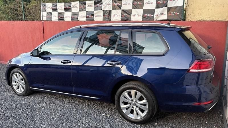 Usado VW Golf VII Highline 115 HP (84 kW) 2019 Azul escuro Carrinha