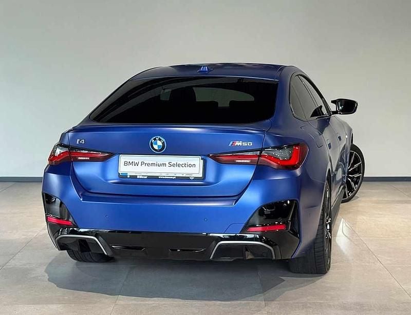 Usado BMW i4 400 kW (544 HP) 2023 Azul Sedan