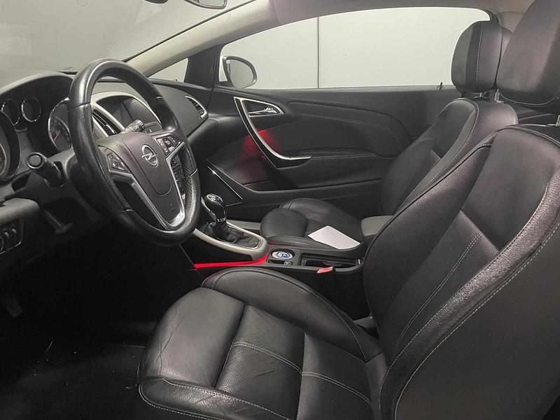 Usado Opel Astra 140 HP (102 kW) 2012 Branco Citadino