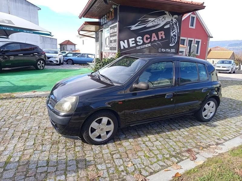 Usado Renault Clio II Authentique 60 HP (44 kW) 2002 Preto