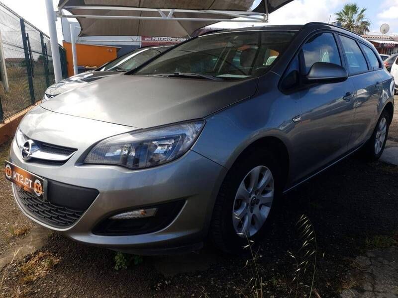Cinzento Usado 2015 Opel Astra Edition Carrinha | € 10.850 (Preço justo) - Imagem 1/4