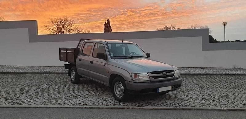 Usado Toyota HiLux 88 HP (64 kW) 2002 Cinzento Pickup