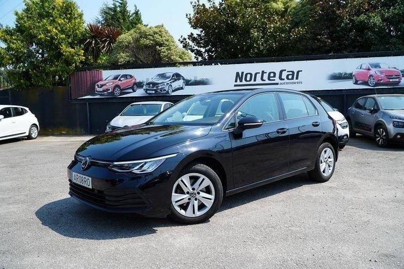 Preto Usado 2022 VW Golf VIII Life | € 19.250 (Preço justo) - Imagem 1/4