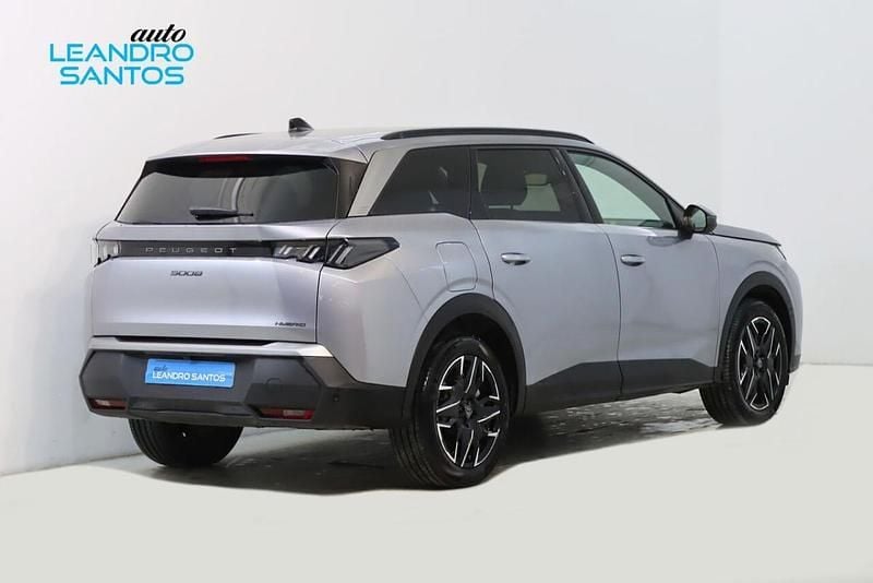Usado Peugeot 5008 145 HP (106 kW) 2025 Cinzento SUV