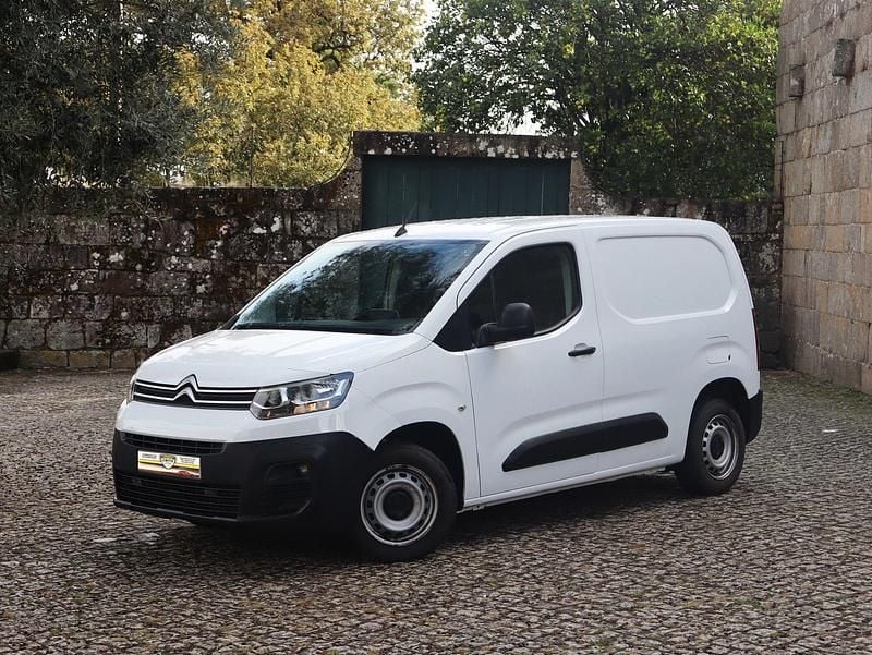 Branco Usado 2020 Citroën Berlingo Shine Monovolume | € 11.900 (Bom preço) - Imagem 1/4