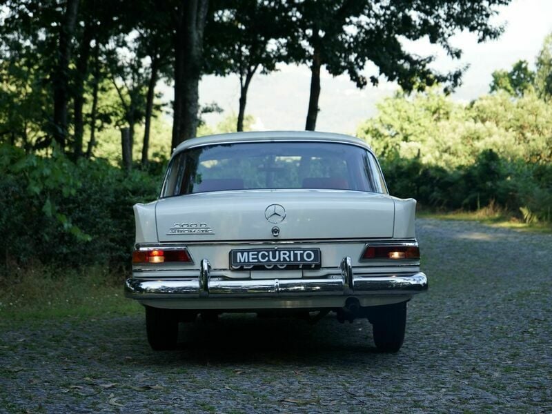 Usado Mercedes 200 60 HP (44 kW) 1965 Branco Sedan