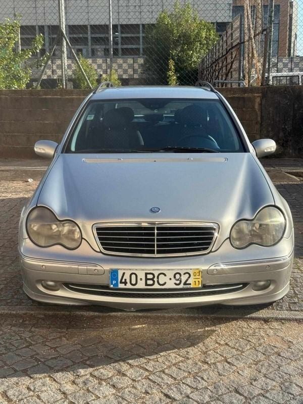 Cinzento Usado 2006 Mercedes C220 Carrinha | € 6.990 (Preço justo) - Imagem 1/4