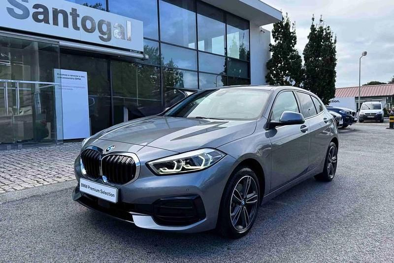 Vermelho Usado 2024 BMW 116 Sport Line Citadino | € 31.900 - Imagem 1/4