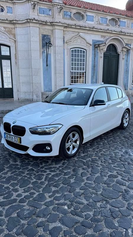Branco Usado 2016 BMW 116 Comfort Edition Citadino | € 13.999 (Bom preço) - Imagem 1/4