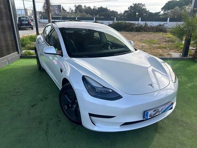 Branco Usado 2023 Tesla Model 3 Standard Range Plus Sedan | € 36.990 (Caro) - Imagem 1/4