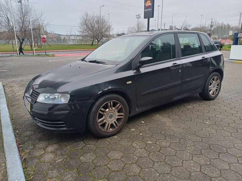 Usado 2004 Fiat Stilo Sedan | € 1.900 (Preço justo) - Imagem 1/2