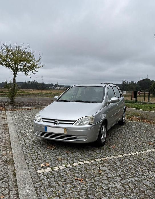Usado 2002 Opel Corsa Sedan | € 1.600 (Preço justo) - Imagem 1/4