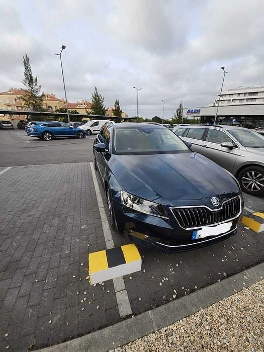 Usado 2016 Skoda Superb LAURIN & KLEMENT Carrinha | € 16.900 (Preço justo) - Imagem 1/4