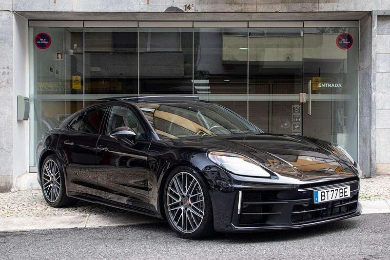 Usado Porsche Panamera 462 HP (339 kW) 2024 Preto Citadino