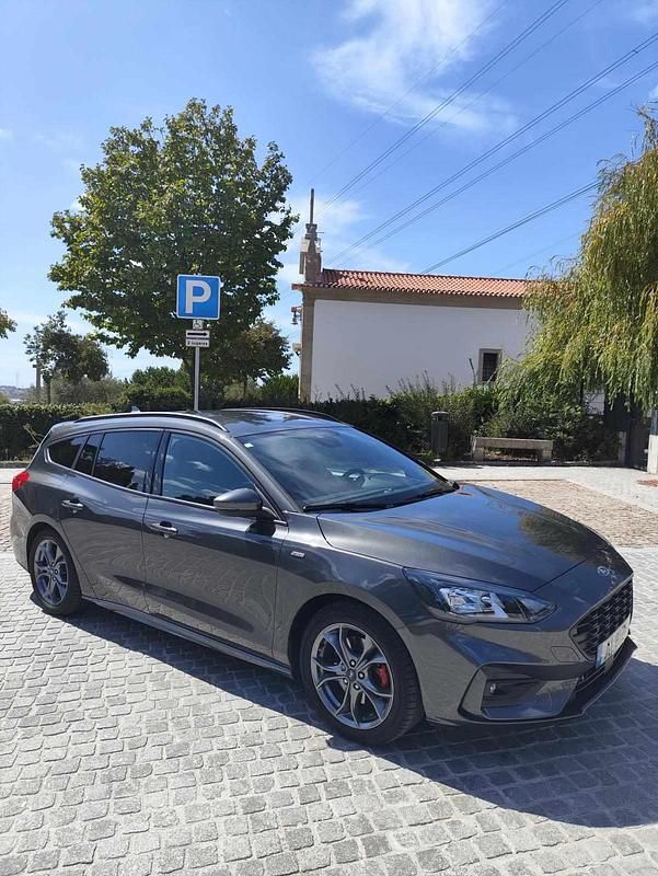 Cinzento Usado 2021 Ford Focus Carrinha | € 17.299 (Bom preço) - Imagem 1/4
