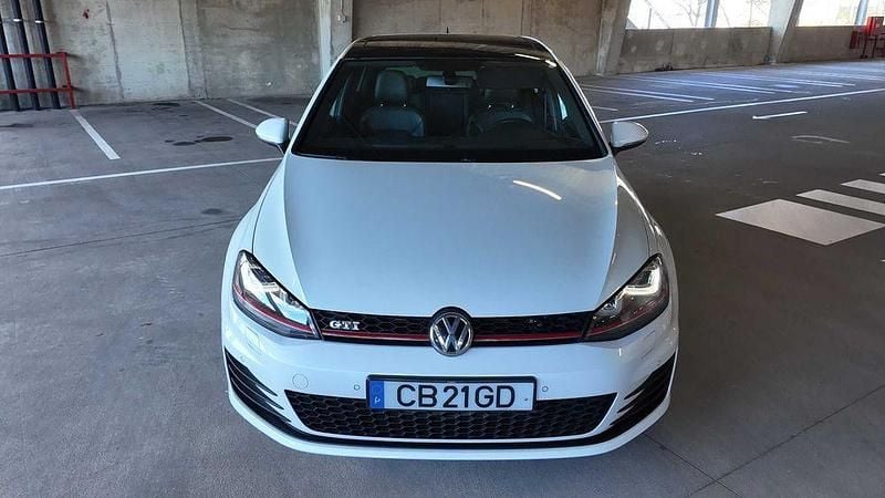 Usado VW Golf VII GTI 220 HP (161 kW) 2014 Sedan