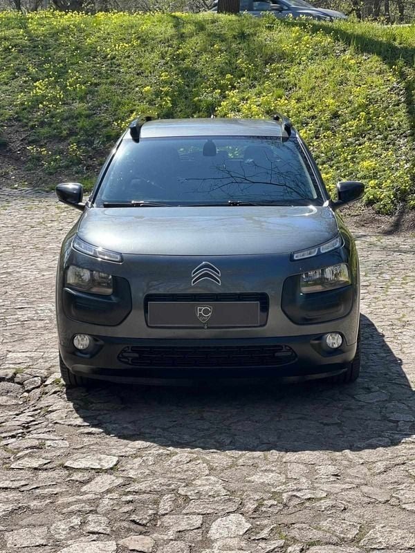Usado Citroën C4 Cactus 110 HP (80 kW) 2016 Cinzento Citadino